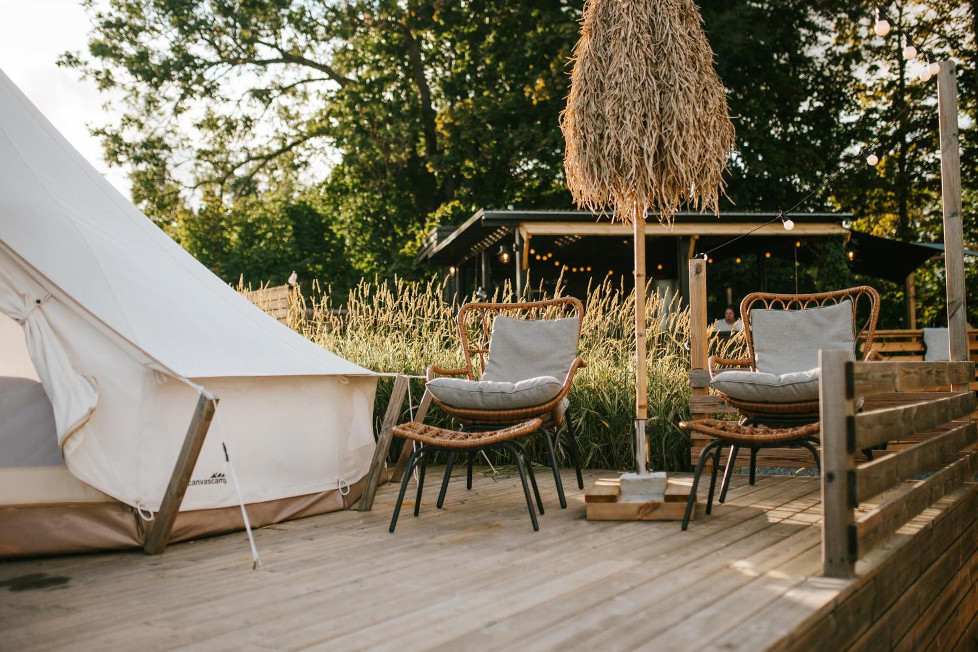 Hotel Vaettervy Glamping à Habo Extérieur photo